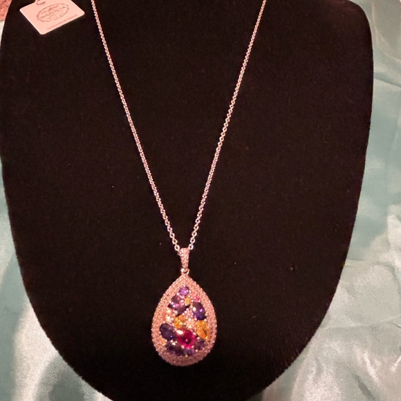 Swarovski neckless 21 inch. New with tag.  Magnetic clasp. Very feminine. - Picture 7 of 9